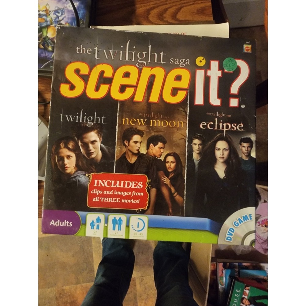 Scene It? The Twilight Saga Deluxe DVD Board Game 2010 Edition Complete
